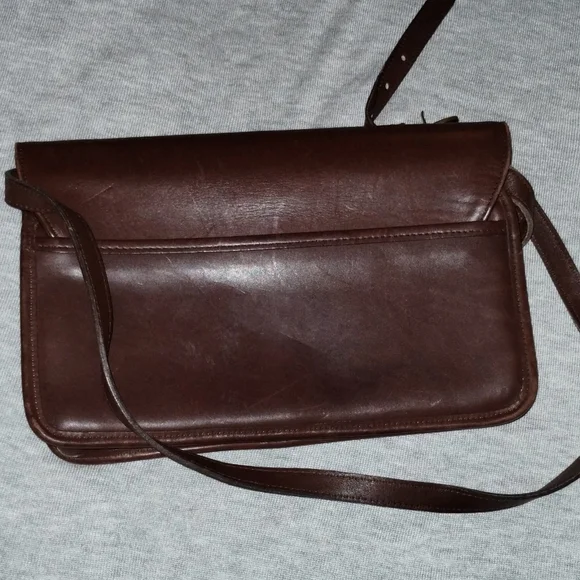 Coach purse - Picture 2 of 7